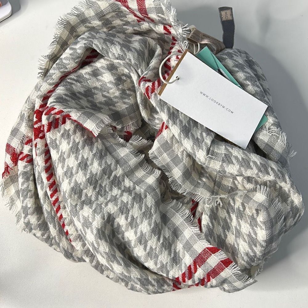 Houndstooth Infinity Scarf Look by M. Chloe NWT